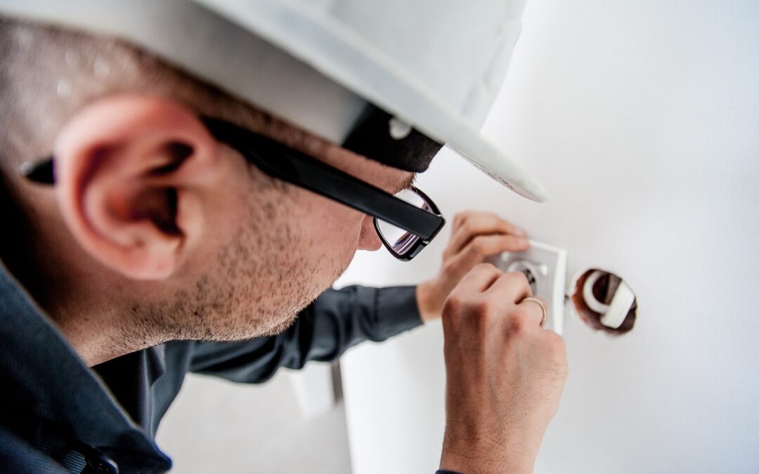 Conseils d’un artisan électricien : Comment se préparer efficacement pour une inspection électrique ?